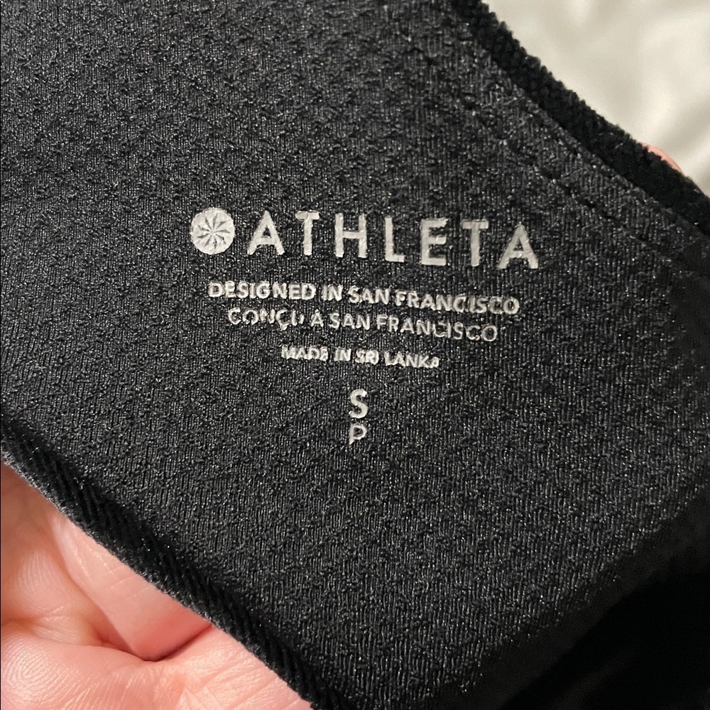 Athleta Velvet Cut Out Crop Black A-C Top Sleeveless Size Small - Picture 4 of 8